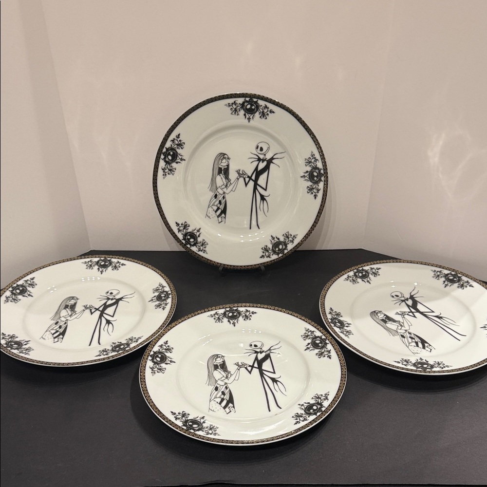 Halloween Disney Nightmare Before Christmas Jack & Sally  Plate Set of 4 NEW